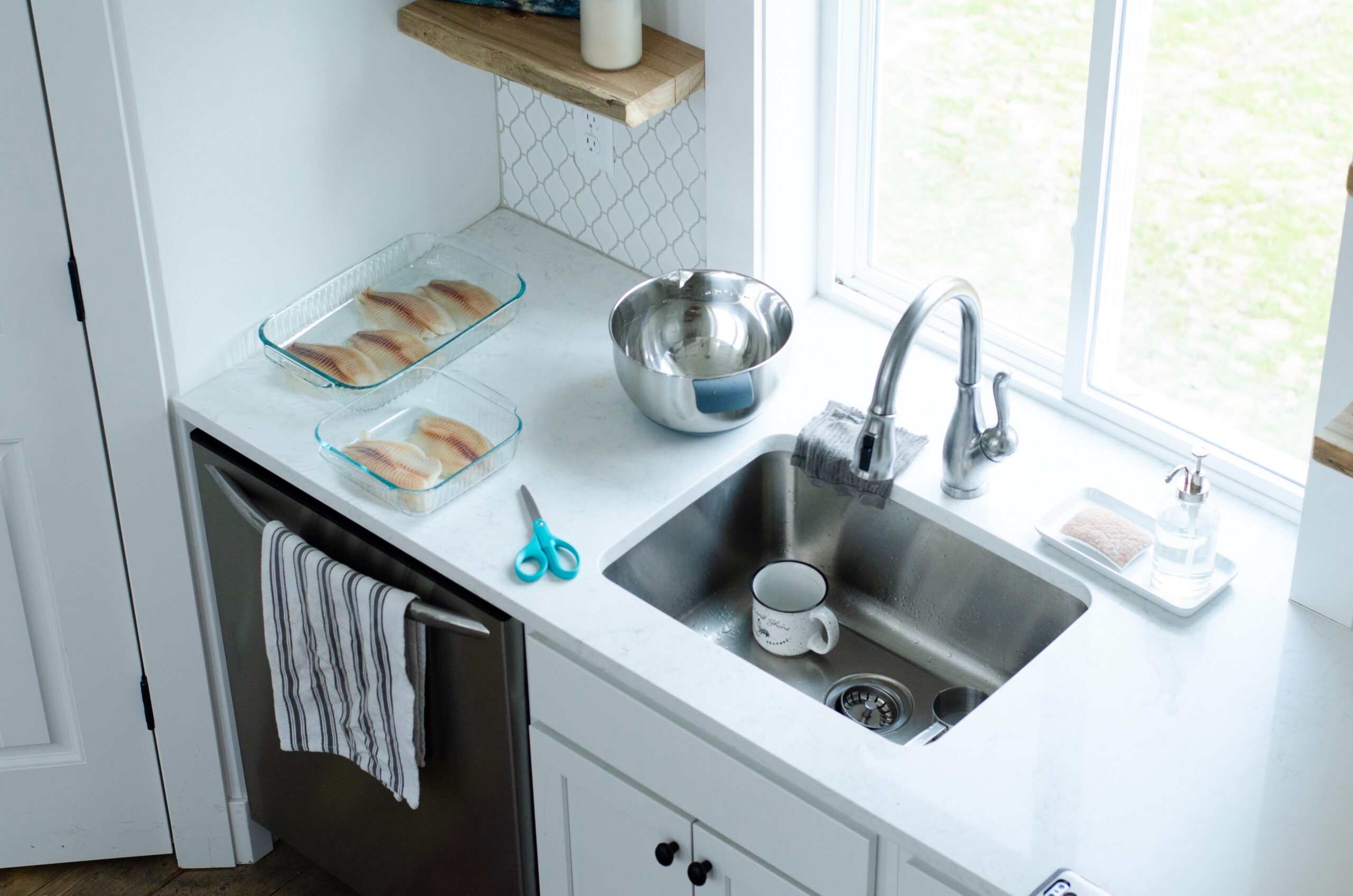 how to install undermount sink to quartz